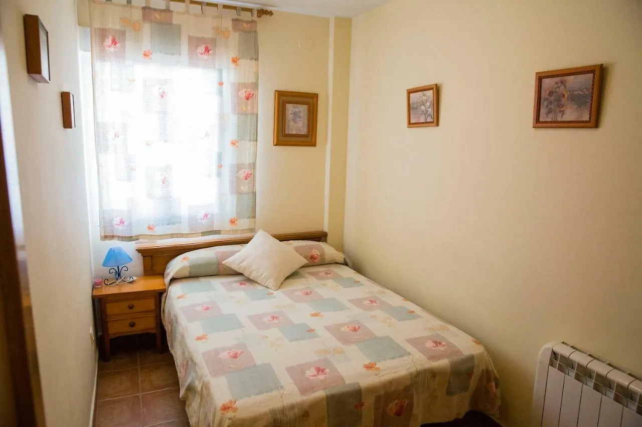 Alojamientos Las Lachas Arroyo Frio 0*,  Spain